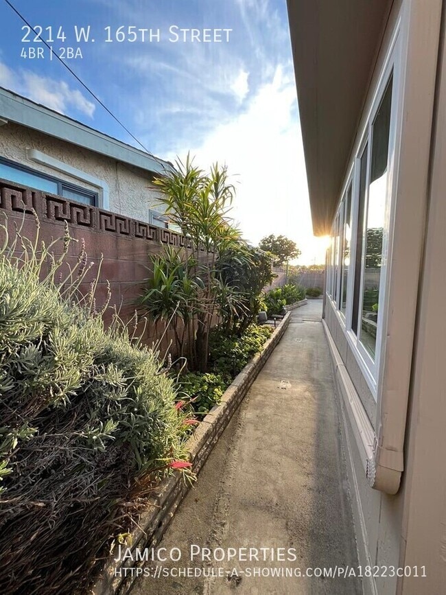 Photo - 2214 W 165th St