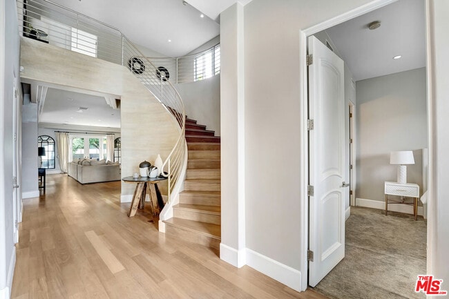 Photo - 841 N Crescent Heights Blvd House