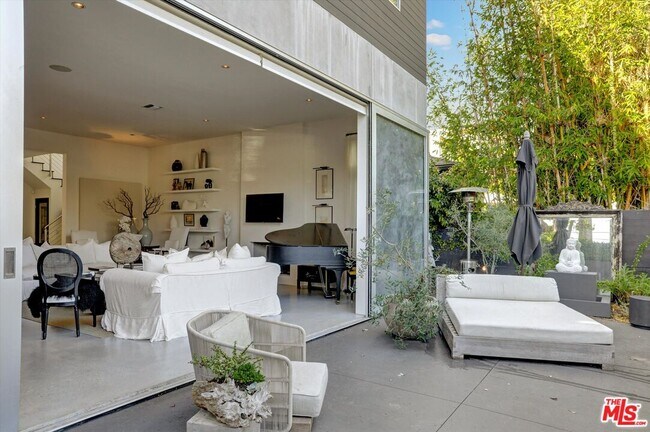 Photo - 2425 Clement Ave