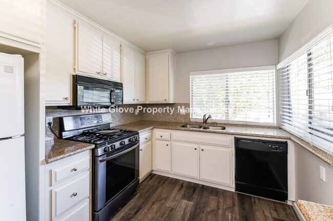 Photo - Updated Upstairs Condo with Garage in Desirable Walnut Neighborhood