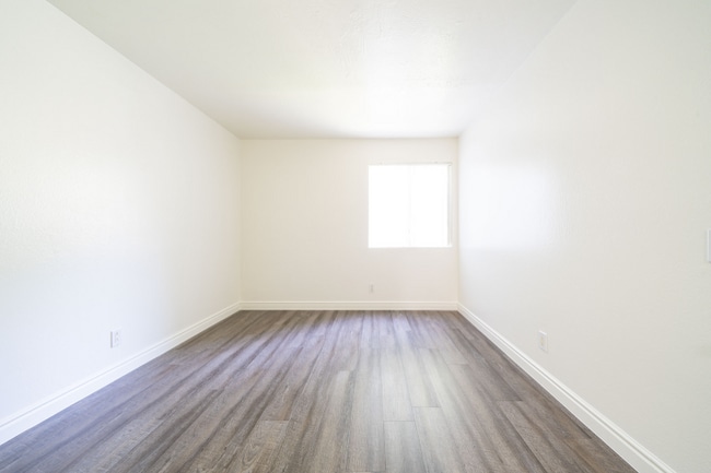 Photo - 311 Weston Cir Unit 211-24