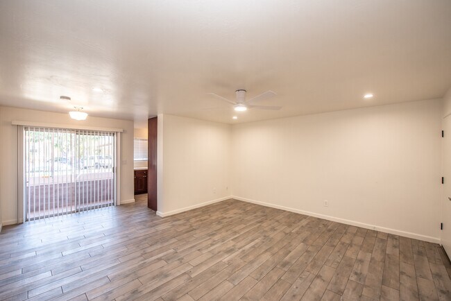 Photo - 930 B Ave