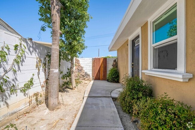 Building Photo - 73400 Algonquin Pl Rental