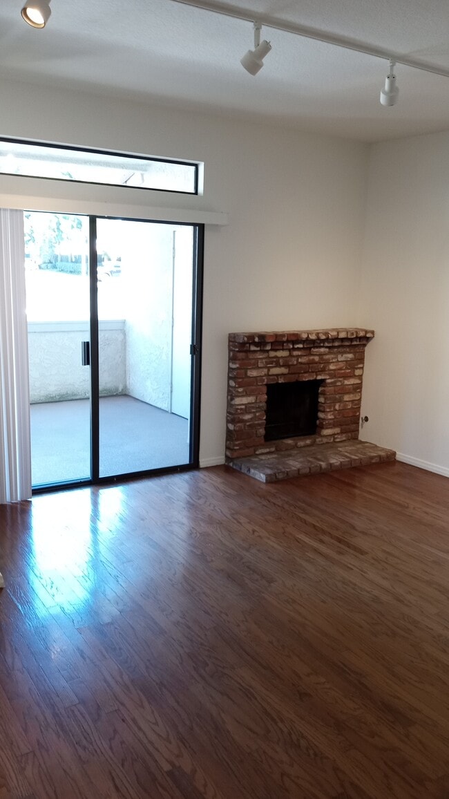 Building Photo - 5176 Tortuga Dr Unit 109