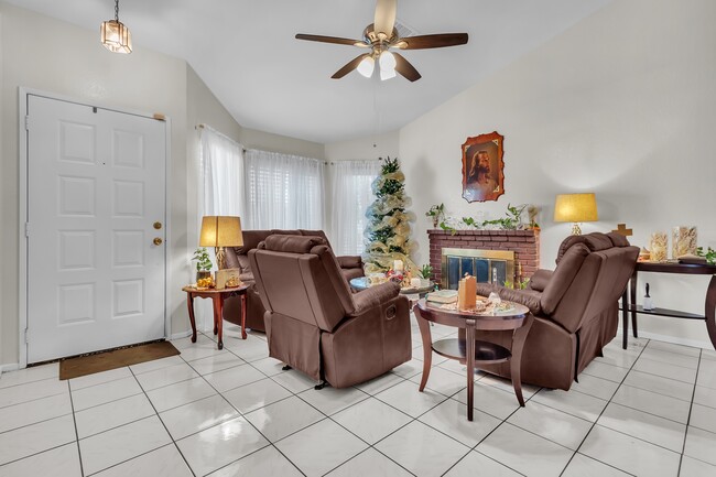 Photo - 11322 Oakwood Dr