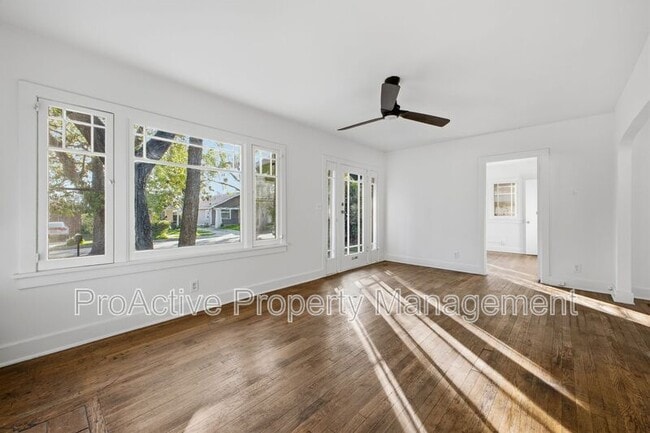 Photo - 507 Flower St