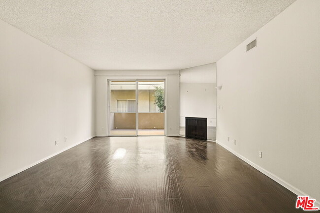 Photo - 1818 Pelham Ave Unit 105