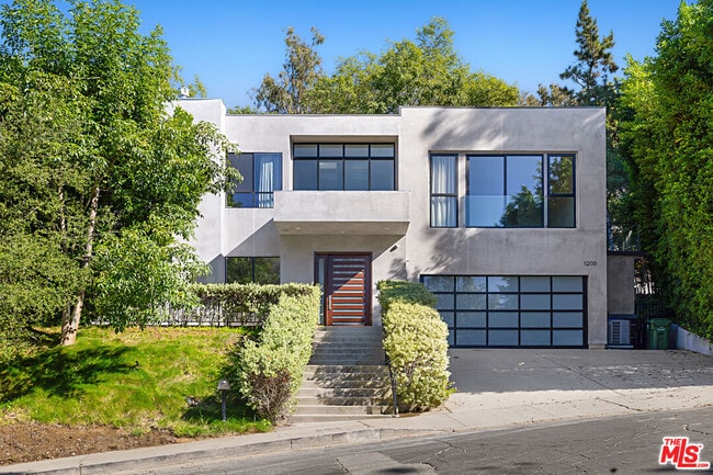 Building Photo - 11200 Dona Lola Dr