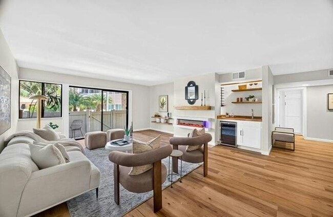Building Photo - 2639 Pirineos Way Unit 71