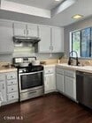 Photo - This is a lovely 2 bedroom, 1 1/2 bathroom in the highly desirable, lovely Oak Park
