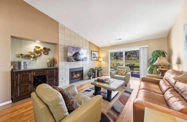 Building Photo - 651 Vista Lago Cir N Rental