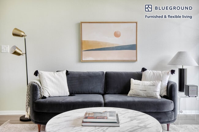 Photo - 114 N Doheny Dr Unit FL2-ID541