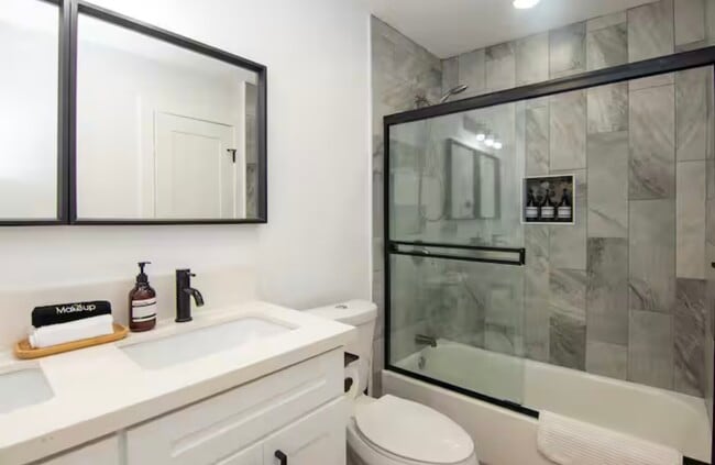 Photo - 3517 Menlo Ave