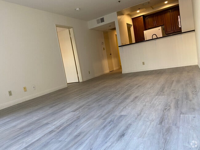 Building Photo - 10916 Ashton Ave Rental