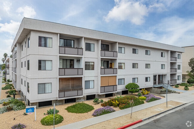 Building Photo - Belmont Plaza Apartment