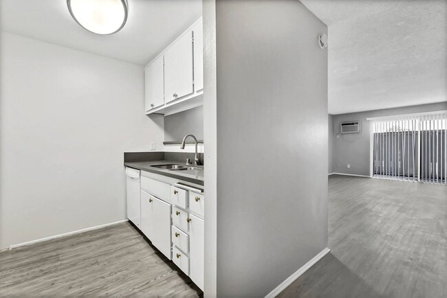 Photo - Casa Madrid Apartments