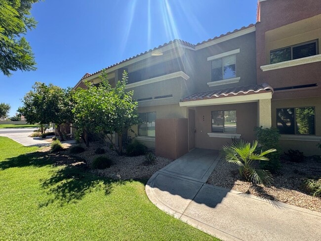 Photo - Beautiful Palm Desert Gem!