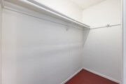 1BR, 1BA - 800SF - Walk In Closet - 4565 Oakwood Ave