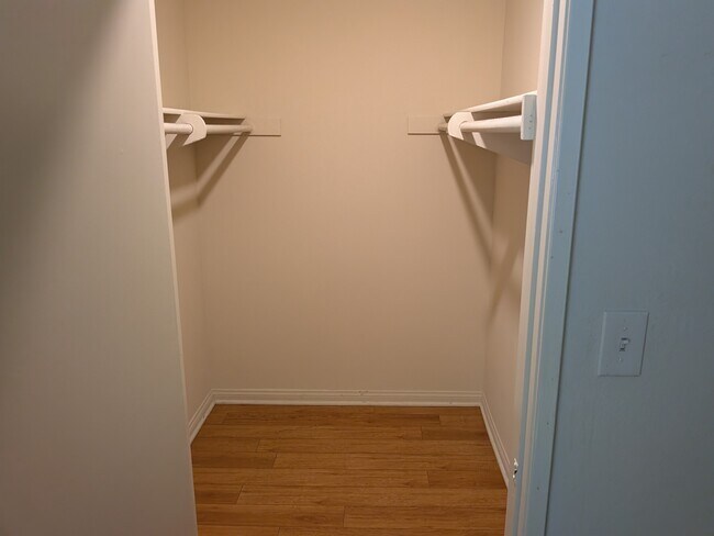 Photo - 3709 W Victory Blvd Unit G