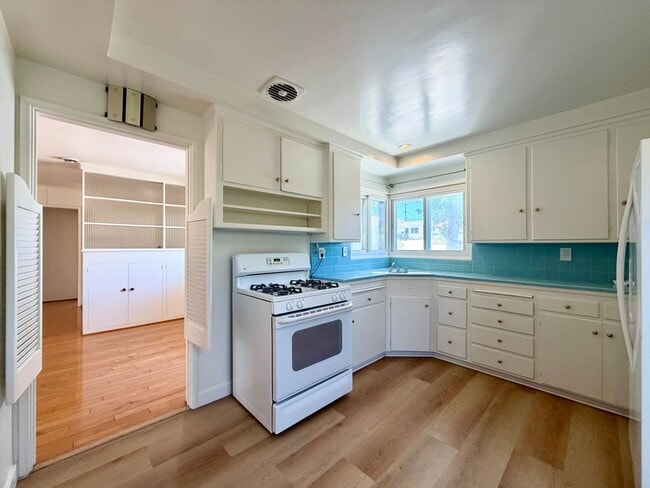 Photo - Charming 3 bedroom 2 bath townhouse