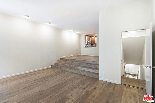 Photo - 2216 S Bentley Ave Unit 10