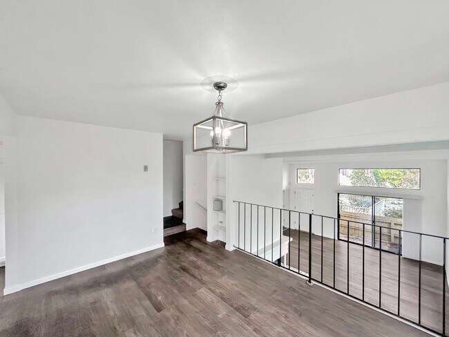 Photo - Beautiful 3BD/3BA W/ Attached Garage and In-Unit Laundry in La Jolla!