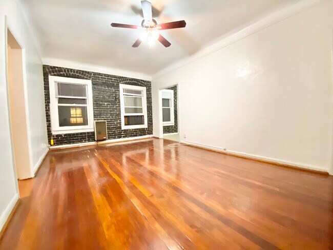 Photo - 608 S Dunsmuir Ave Unit 107