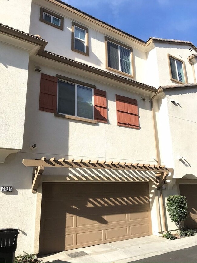 Building Photo - Beautiful 2 Bedroom Condominium with Attached Garage Located in Gated Community of Eastvale