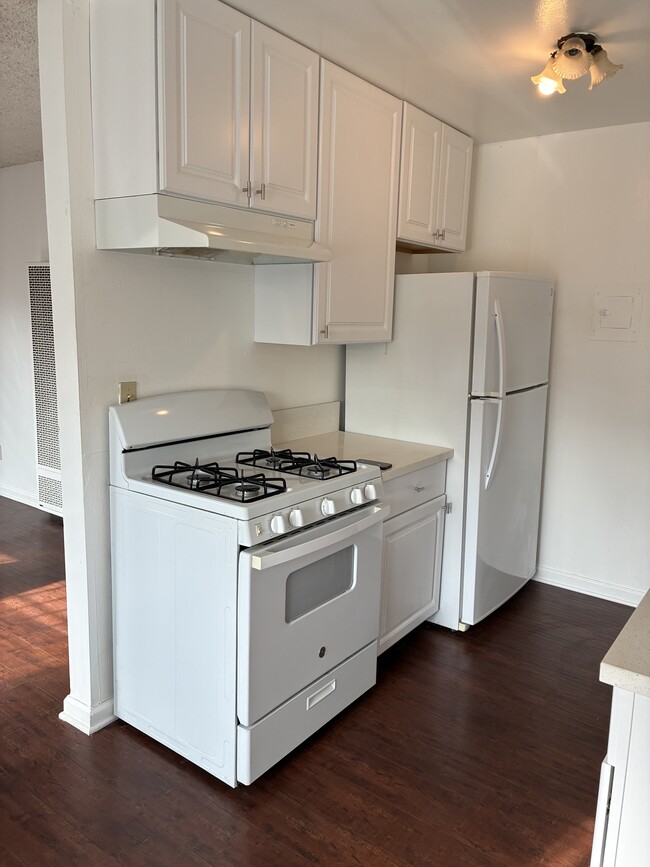 Photo - 4424 Edenhurst Ave Unit 1