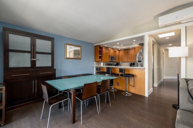 Photo - 2215 Linwood St Unit C5
