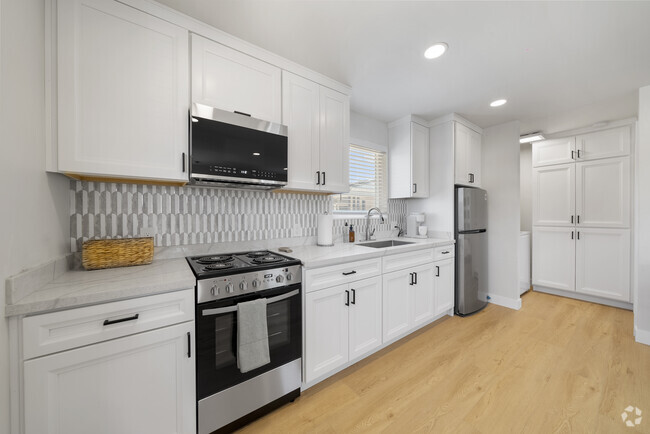 Building Photo - 8759 Van Horn St Unit La Mesa Guest House