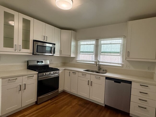 Photo - 1 Bedroom 1 Bath Craftsman Style Cottage available NOW