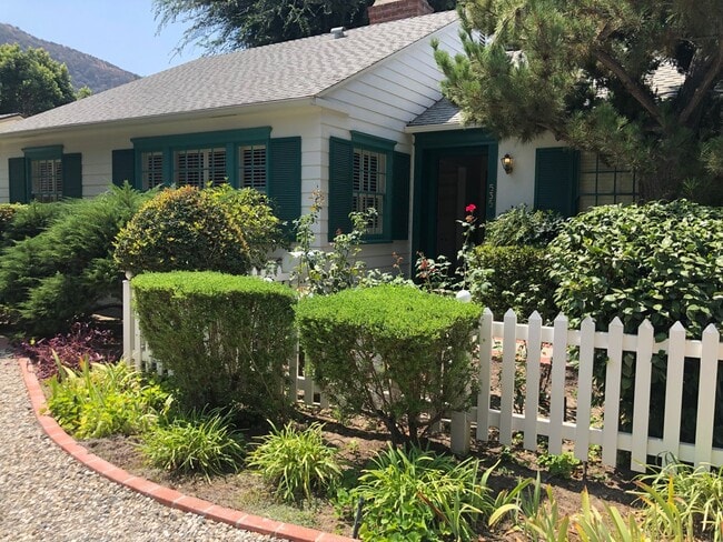 Photo - Beautiful Home near Warner Brothers Studio!