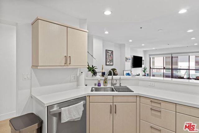 Photo - 10724 Wilshire Blvd Unit 503