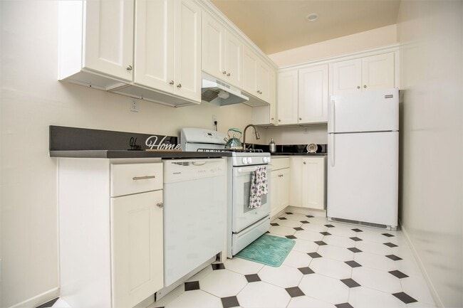 Don Carlos Apartments - Don Carlos Apartments