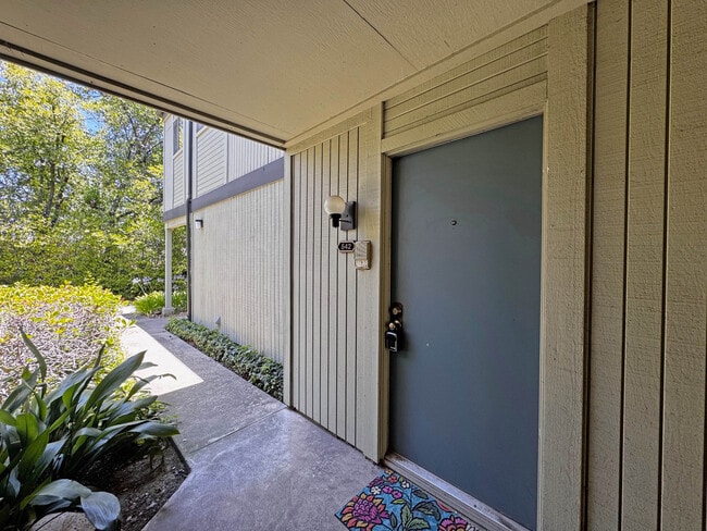 Photo - 542 N Orange Grove Blvd