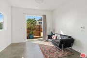 Photo - 2275 Ewing St