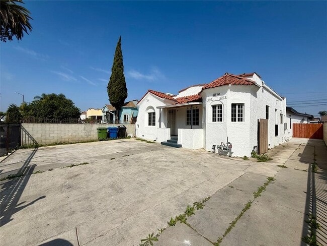 Photo - 607 W 101st St