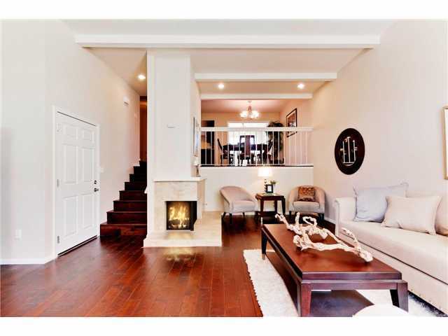This AMAZINGLY immaculate 2 bed townhome w... - This AMAZINGLY immaculate 2 bed townhome w...