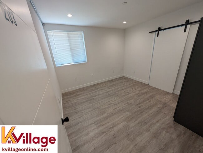 Private room with private en-suite bathroo... - Private room with private en-suite bathroo... Apartment Unit 203 (furnished*)
