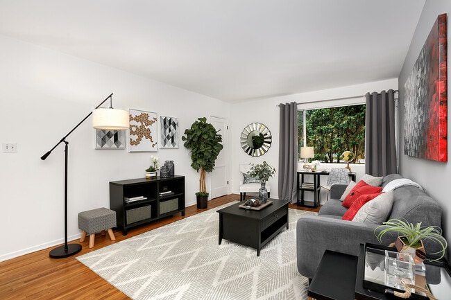 Photo - 2427 Centinela Ave Unit #G