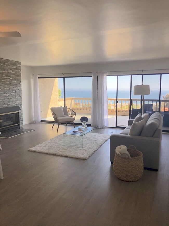 Building Photo - 23914 De Ville Way