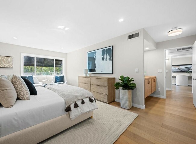 Photo - 266 S Madison Ave