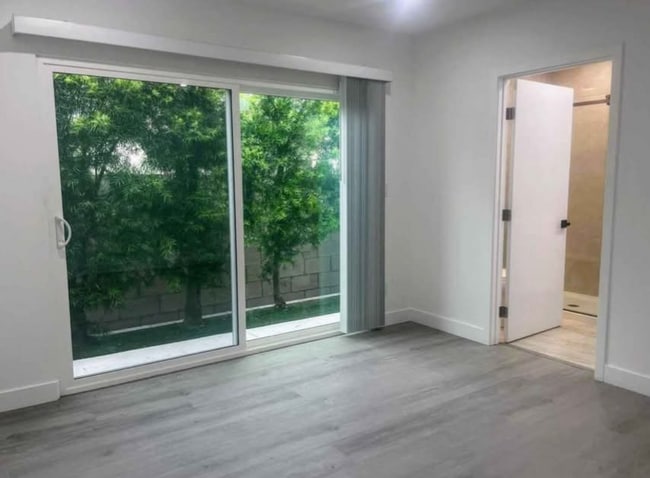 Photo - 19057 Friar St