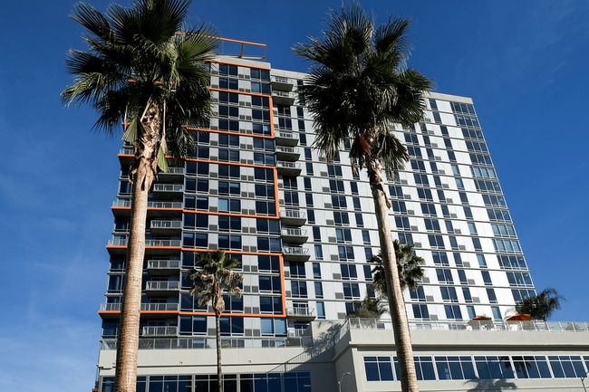 Lumina Hollywood - Lumina Hollywood