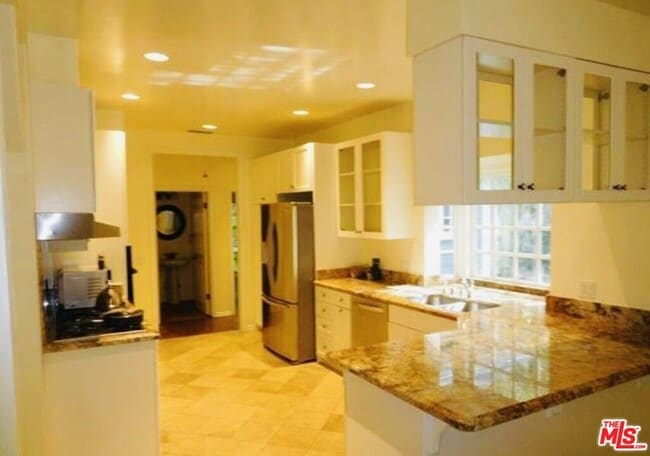 Photo - 818 N Beverly Glen Blvd