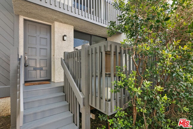Building Photo - 29239 Heathercliff Rd Unit 12