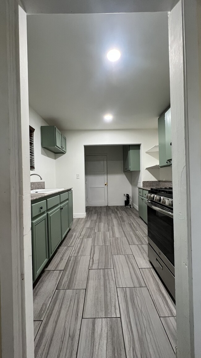 Photo - 8154 Potter Ave