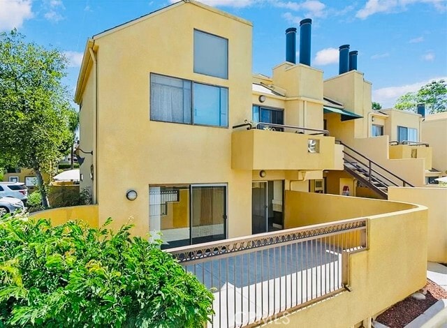 Building Photo - 25712 Le Parc Unit 85