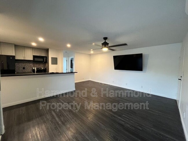 Photo - 20930 Parthenia St Unit #201